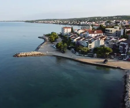 Desa Apartman Zára