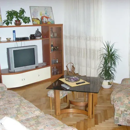 Apartman Desa Zára