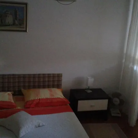 Apartman Desa Zára